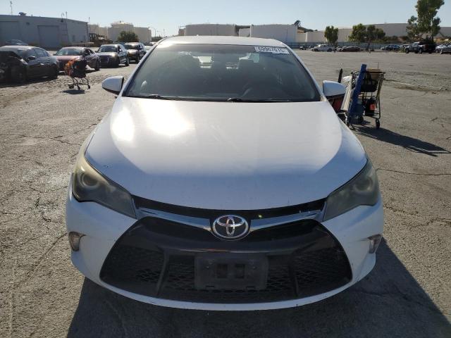4T1BF1FK2FU031561 - 2015 TOYOTA CAMRY LE WHITE photo 5