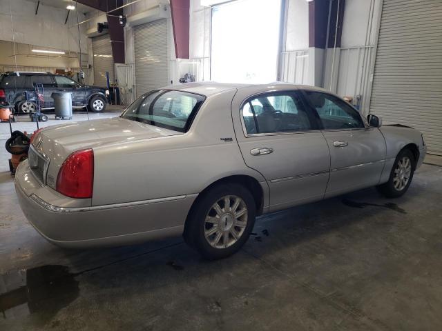 1LNHM82W87Y637619 - 2007 LINCOLN TOWN CAR SIGNATURE LIMITED SILVER photo 3