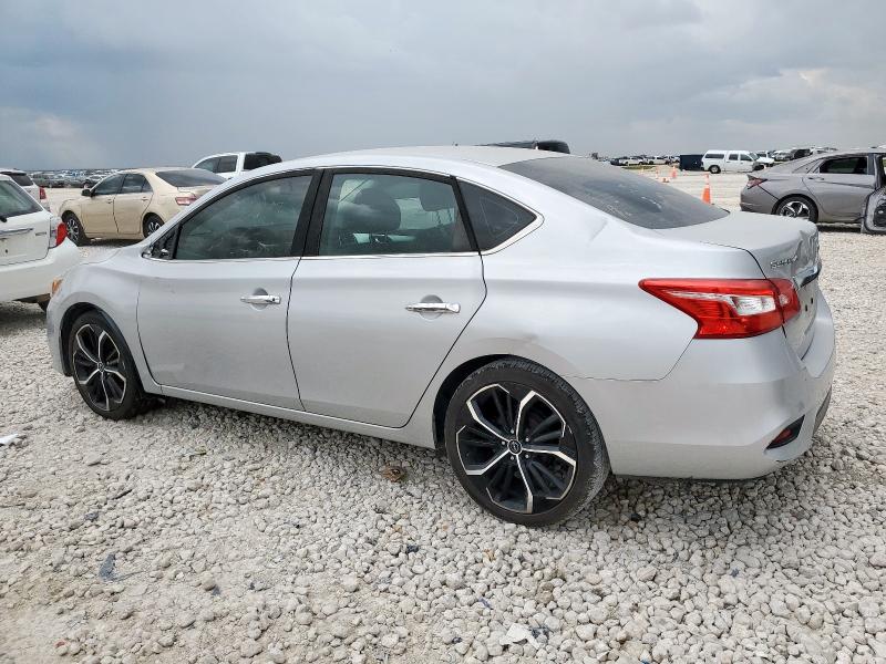 3N1AB7AP8JY241933 - 2018 NISS SENTRA S 银色 照片 2
