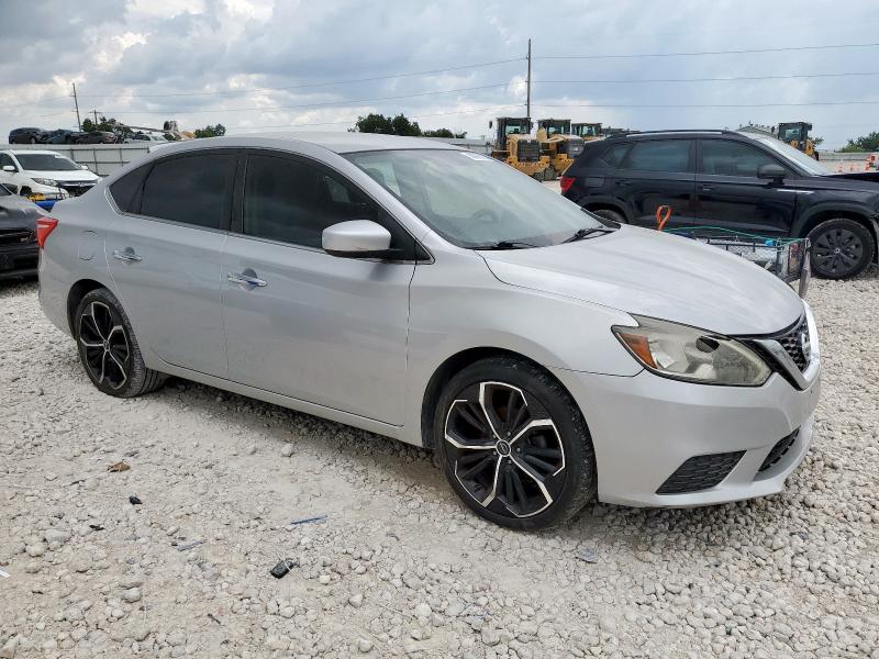 3N1AB7AP8JY241933 - 2018 NISS SENTRA S 银色 照片 4