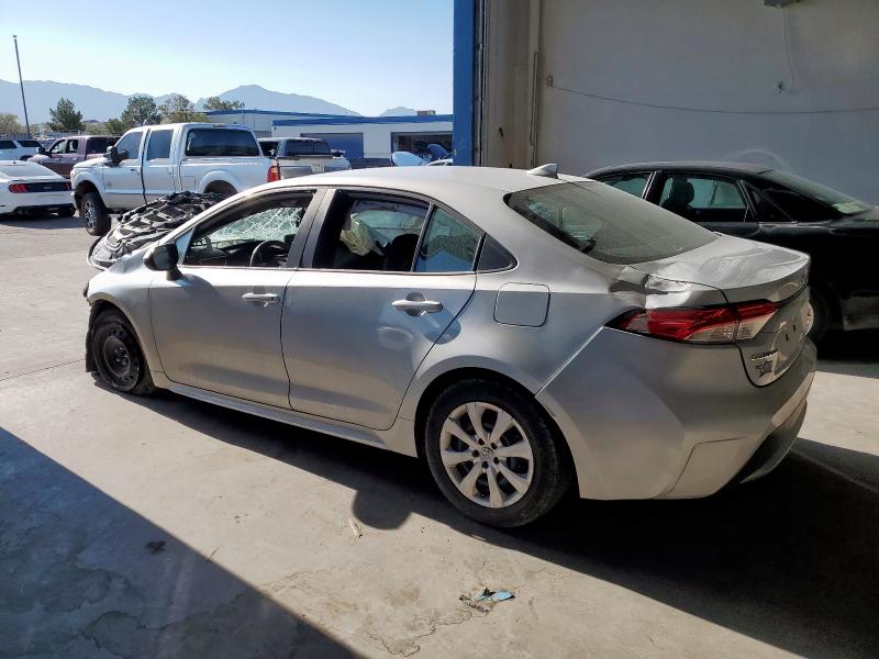 5YFEPMAE4MP194630 - 2021 TOYOTA COROLLA LE SILVER photo 2