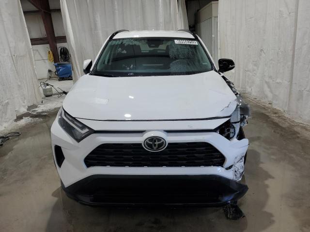 2T3W1RFVXRC286299 - 2024 TOYOTA RAV4 XLE WHITE photo 5
