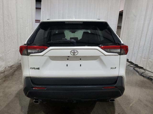 2T3W1RFVXRC286299 - 2024 TOYOTA RAV4 XLE WHITE photo 6
