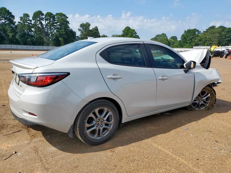 3MYDLBYV7KY503233 - 2019 TOYOTA YARIS L ნაცრისფერი ფოტო 3