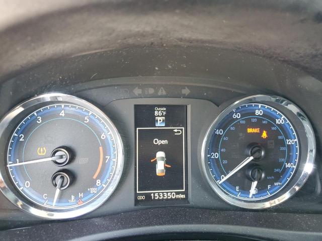 5YFBURHE8JP759973 - 2018 TOYOTA COROLLA L SILVER photo 9