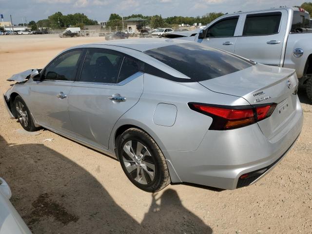 1N4BL4BV9KC188833 - 2019 NISSAN ALTIMA S SILVER photo 2