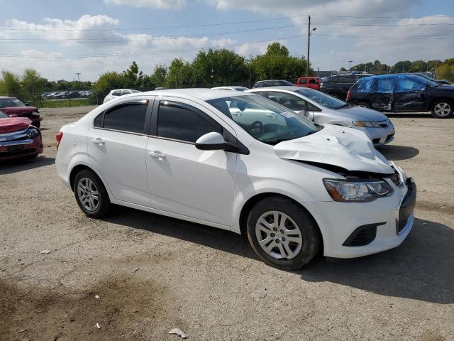 1G1JB5SHXJ4121099 - 2018 CHEVROLET SONIC LS WHITE photo 4