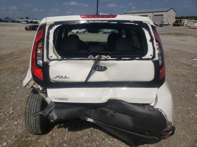 KNDJN2A26F7171532 - 2015 KIA SOUL WHITE photo 6