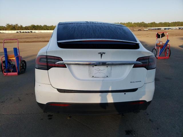 5YJXCDE28KF196443 - 2019 TESLA MODEL X WHITE photo 6