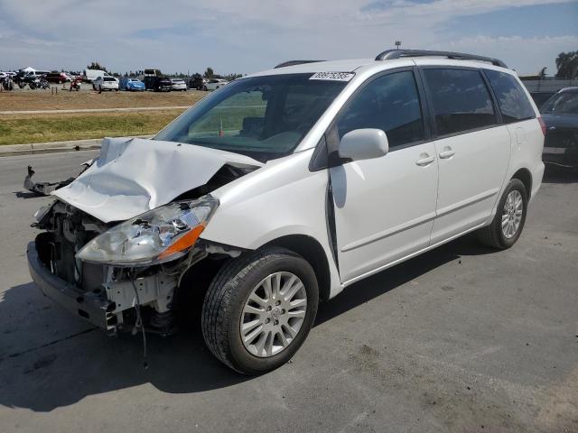 2009 TOYOTA SIENNA XLE, 