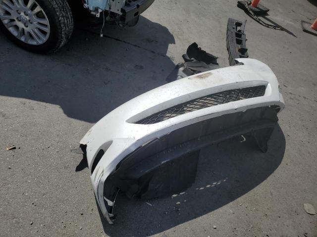 5TDBK22C79S025302 - 2009 TOYOTA SIENNA XLE WHITE photo 13