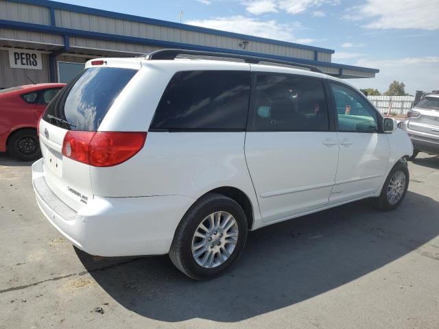 5TDBK22C79S025302 - 2009 TOYOTA SIENNA XLE WHITE photo 3