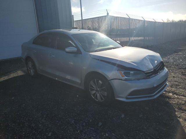 3VW2K7AJ0FM257780 - 2015 VOLKSWAGEN JETTA BASE 银色 照片 4