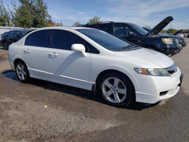 2HGFA1F69AH001557 - 2010 HONDA CIVIC LX-S أبيض صورة 4