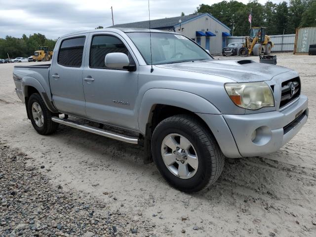 5TEJU62NX8Z492875 - 2008 TOYOTA TACOMA DOUBLE CAB PRERUNNER SILVER photo 4