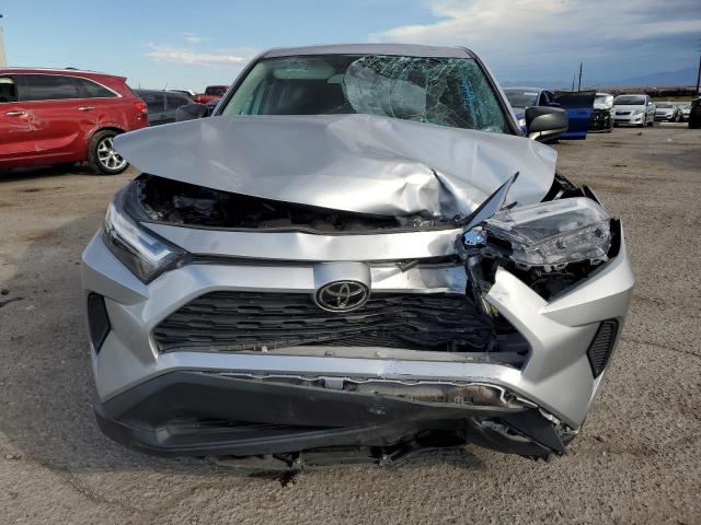 2T3F1RFVXPC336454 - 2023 TOYOTA RAV4 LE Gümüş foto 5