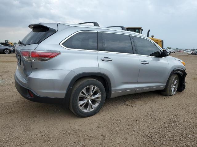 5TDJKRFH3ES029318 - 2014 TOYOTA HIGHLANDER XLE ვერცხლისფერი ფოტო 3