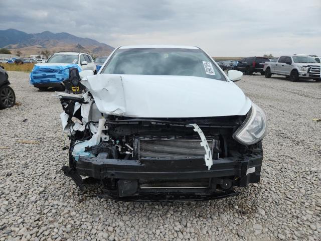 KMHCT4AE0FU818122 - 2015 HYUNDAI ACCENT GLS WHITE photo 5