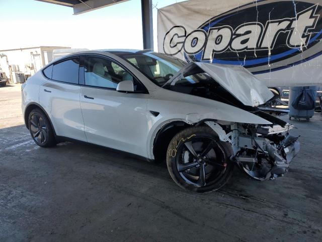 7SAYGDEE3TF348054 - 2026 TESLA MODEL Y WHITE photo 4