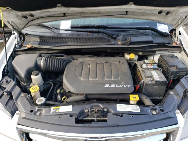 2C4RC1BG8GR286372 - 2016 CHRYSLER TOWN & COU TOURING WHITE photo 12