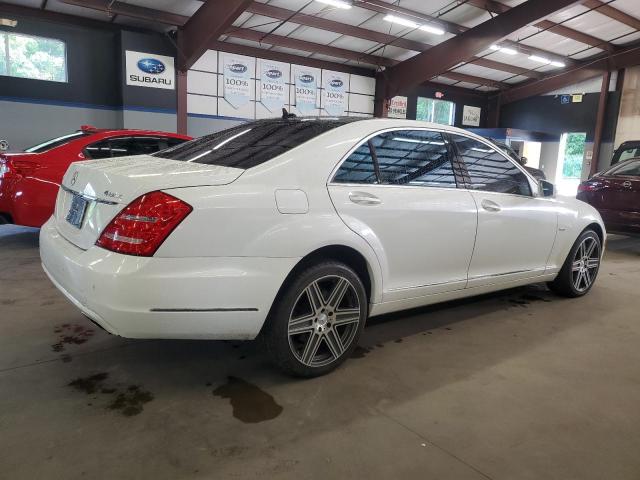 WDDNG9EB0CA464152 - 2012 MERCEDES-BENZ S 550 4MATIC WHITE photo 3