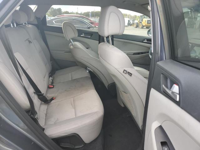 KM8J3CA47JU665336 - 2018 HYUNDAI TUCSON SEL GRAY photo 11