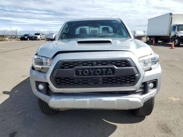 3TYCZ5AN2NT091694 - 2022 TOYOTA TACOMA DOUBLE CAB SILVER photo 5