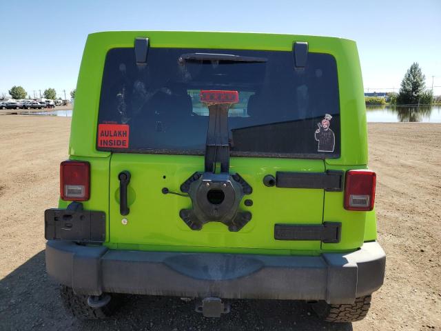 1C4BJWEG3DL537710 - 2013 JEEP WRANGLER U SAHARA Կանաչ լուսանկար 6