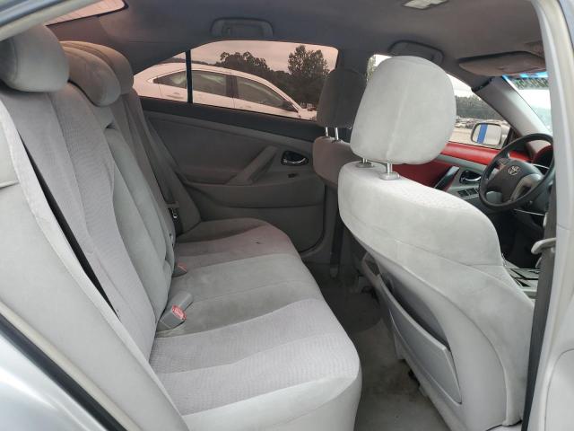 4T1BF3EK8AU532699 - 2010 TOYOTA CAMRY BASE SILVER photo 10