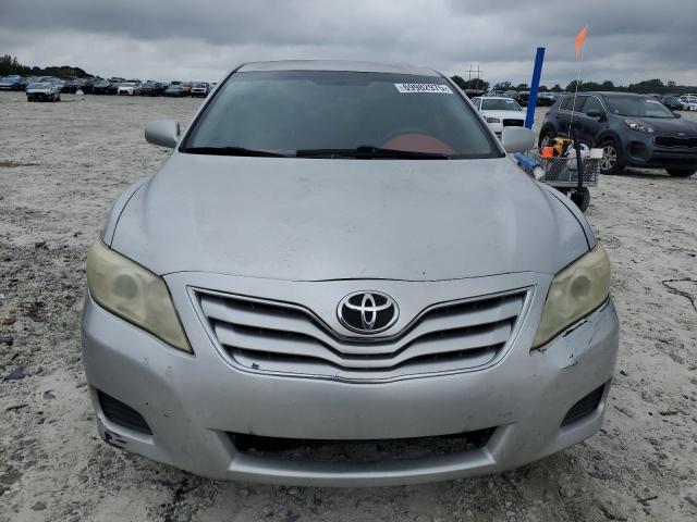 4T1BF3EK8AU532699 - 2010 TOYOTA CAMRY BASE SILVER photo 5