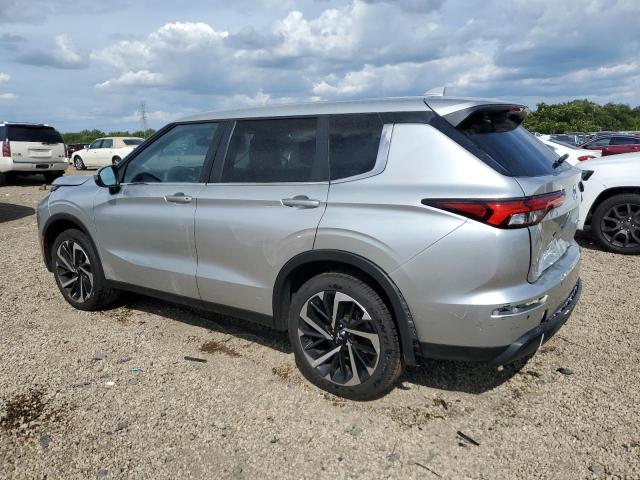 JA4J4TA83NZ015913 - 2022 MITSUBISHI OUTLANDER ES SILVER photo 2
