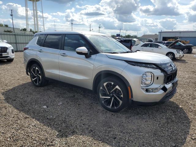 JA4J4TA83NZ015913 - 2022 MITSUBISHI OUTLANDER ES SILVER photo 4