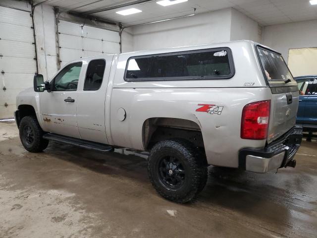 1GCHK29K78E208310 - 2008 CHEVROLET SILVERADO K2500 HEAVY DUTY SILVER photo 2