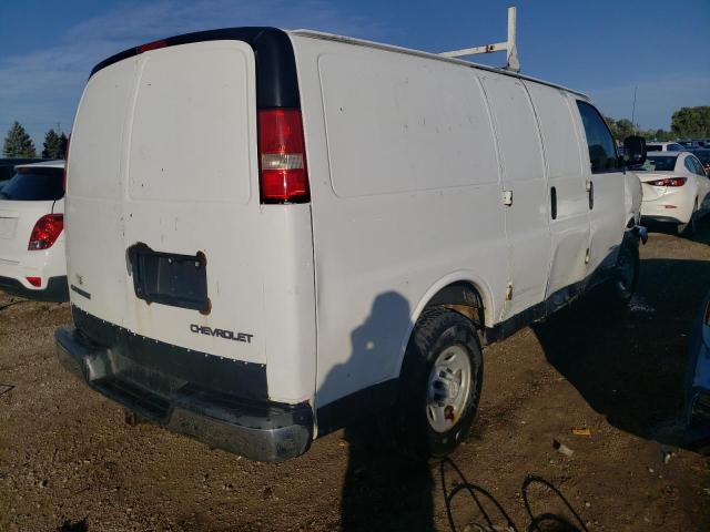 1GCHG35V561247618 - 2006 CHEVROLET EXPRESS G3 WHITE photo 3