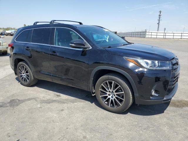 5TDJZRFH4HS362028 - 2017 TOYOTA HIGHLANDER SE 黑色 照片 4