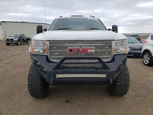 1GT121E89CF110128 - 2012 GMC SIERRA K2500 SLT WHITE photo 5