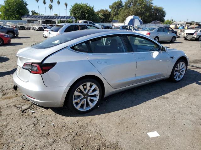 5YJ3E1EA7JF012123 - 2018 TESLA MODEL 3 SILVER photo 3