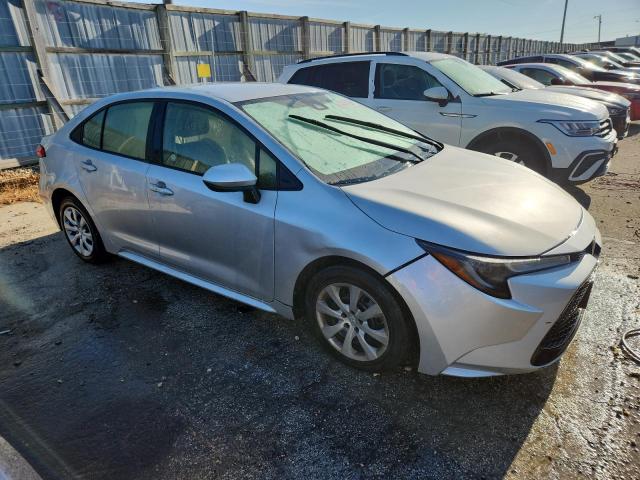 JTDEPMAE5N3017384 - 2022 TOYOTA COROLLA LE Gümüş fotoğraf 4