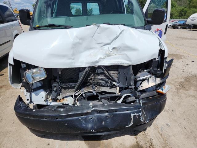1GCWGAFG5H1348303 - 2017 CHEVROLET EXPRESS G2500 WHITE photo 11