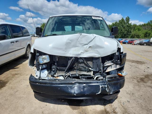 1GCWGAFG5H1348303 - 2017 CHEVROLET EXPRESS G2500 WHITE photo 5