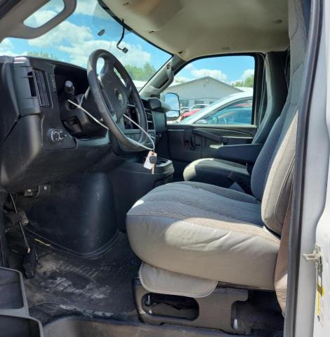 1GCWGAFG5H1348303 - 2017 CHEVROLET EXPRESS G2500 WHITE photo 7