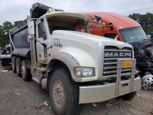 2016 MACK 700 GU700, 