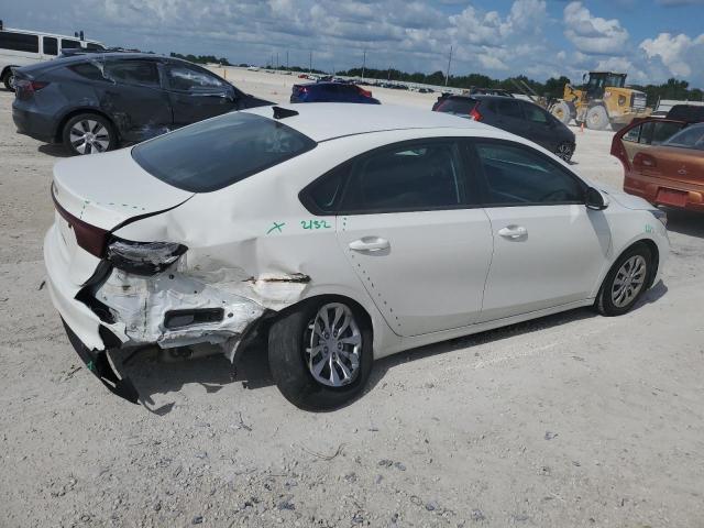 3KPF24AD5PE508415 - 2023 KIA FORTE LX WHITE photo 3