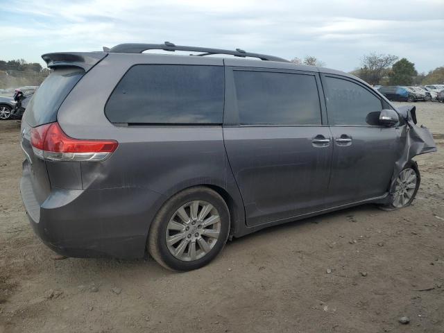 5TDDK3DC5ES072446 - 2014 TOYOTA SIENNA XLE GRAY photo 3