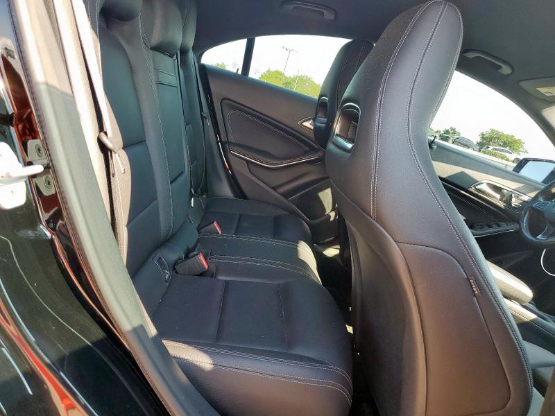 WDDSJ4EB6JN582851 - 2018 MERCEDES-BENZ CLA 250 黑色 照片 10