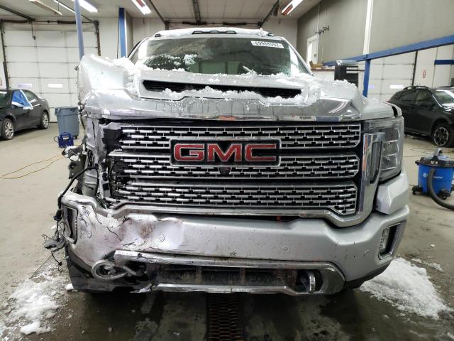 1GT49WEY1NF252224 - 2022 GMC SIERRA K3500 DENALI SILVER photo 5