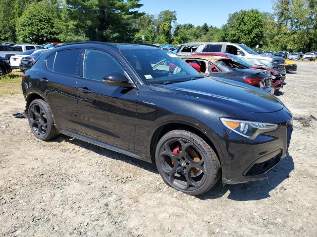 ZASPAKBN5N7D41786 - 2022 ALFA ROMEO STELVIO TI BLACK photo 4