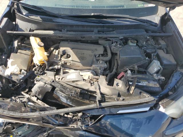 JTMZFREV5JJ751850 - 2018 TOYOTA RAV4 LE Blau Foto 12