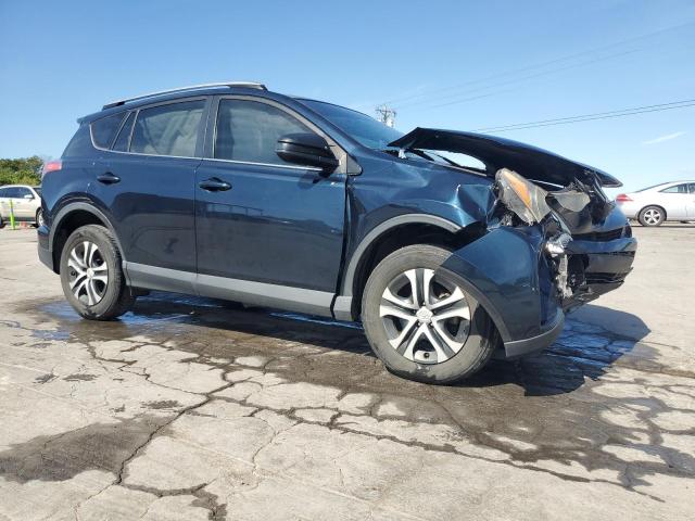 JTMZFREV5JJ751850 - 2018 TOYOTA RAV4 LE Blau Foto 4