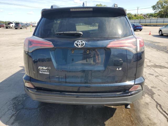 JTMZFREV5JJ751850 - 2018 TOYOTA RAV4 LE Blau Foto 6